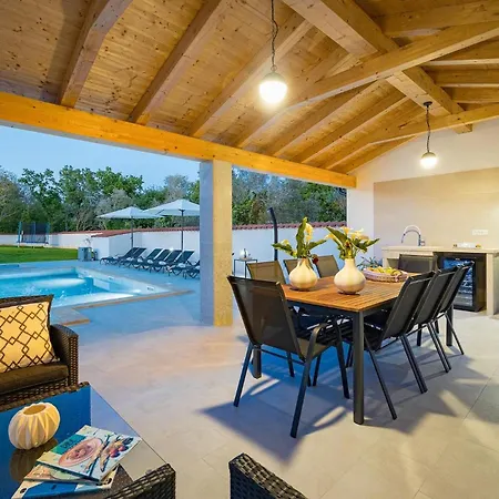 Holiday home Nola
