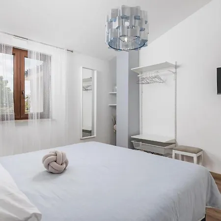 Feriehus Nola Mali Vareški
