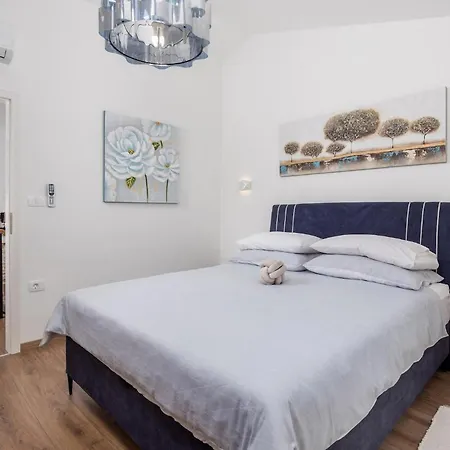 Nola Holiday home Mali Vareski