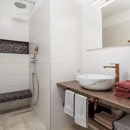 Nola Holiday home Mali Vareski